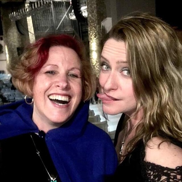 Meet your Posher, Amanda - the Cambria Maven. - Picture 2 of 6